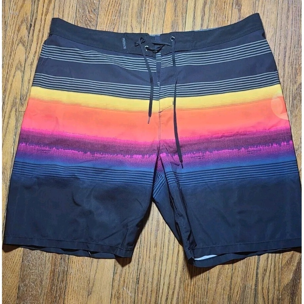 Hurley Phantom Men 36 Boardshorts Swim Trunks Colorful Resort Beach Rainbow Logo